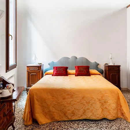 Luxury Venetian Rooms-2